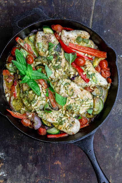 Pesto-Hühnchen mit Gemüse – In 20 Minuten fertig