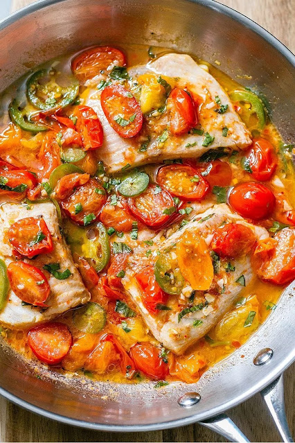 Tilapia in Tomaten-Basilikum-Soße