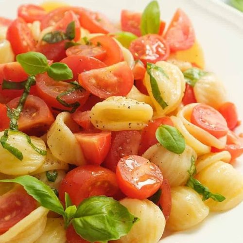 Scheneller Nudelsalat mit Cherrytomaten