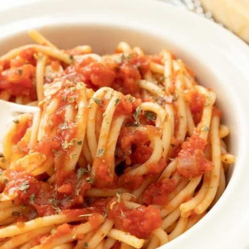 Spaghetti-mit-Marinara-Sosse-nur-5-Zutaten