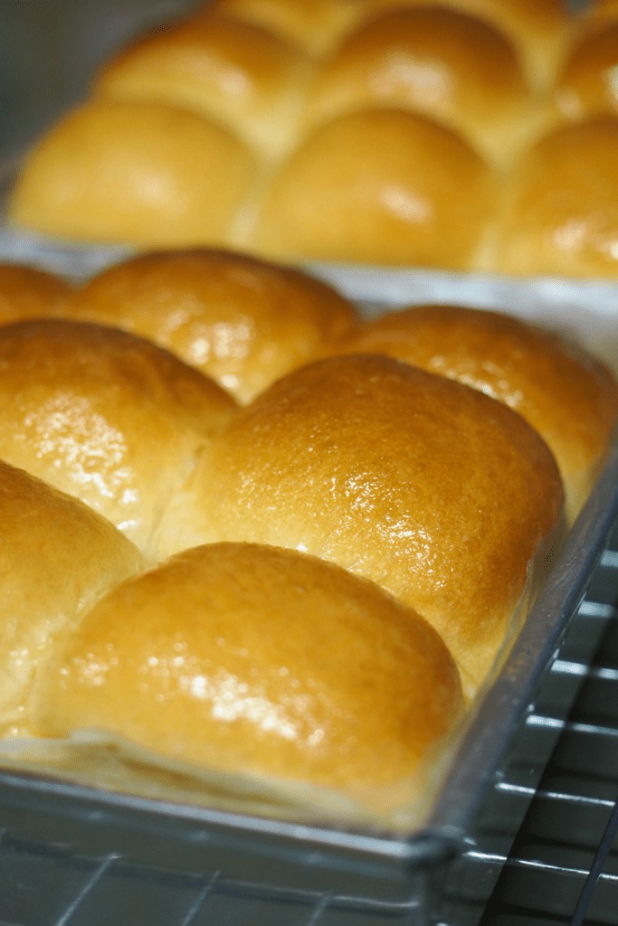 Brot Backen mit Kondensmilch - Flauschig und Lecker