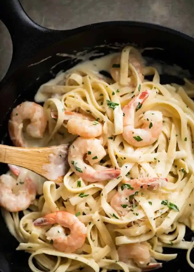 Cremige Pasta mit Knoblauch Garnelen 