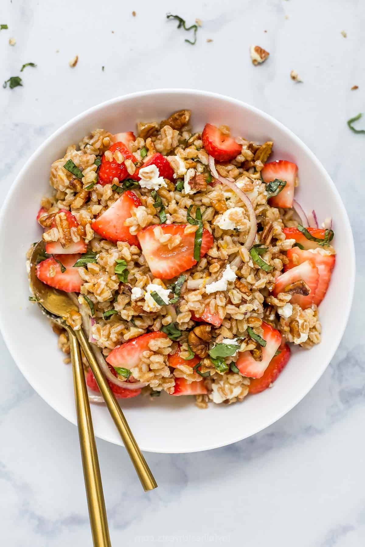 Erdbeer-Farro-Salat