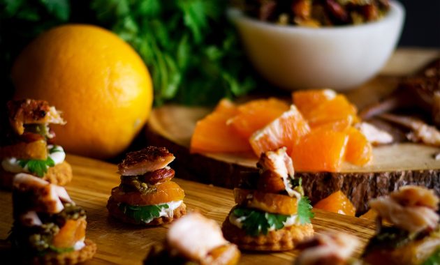 Lachs Häppchen mit Zitrusfrüchten und Mandeln