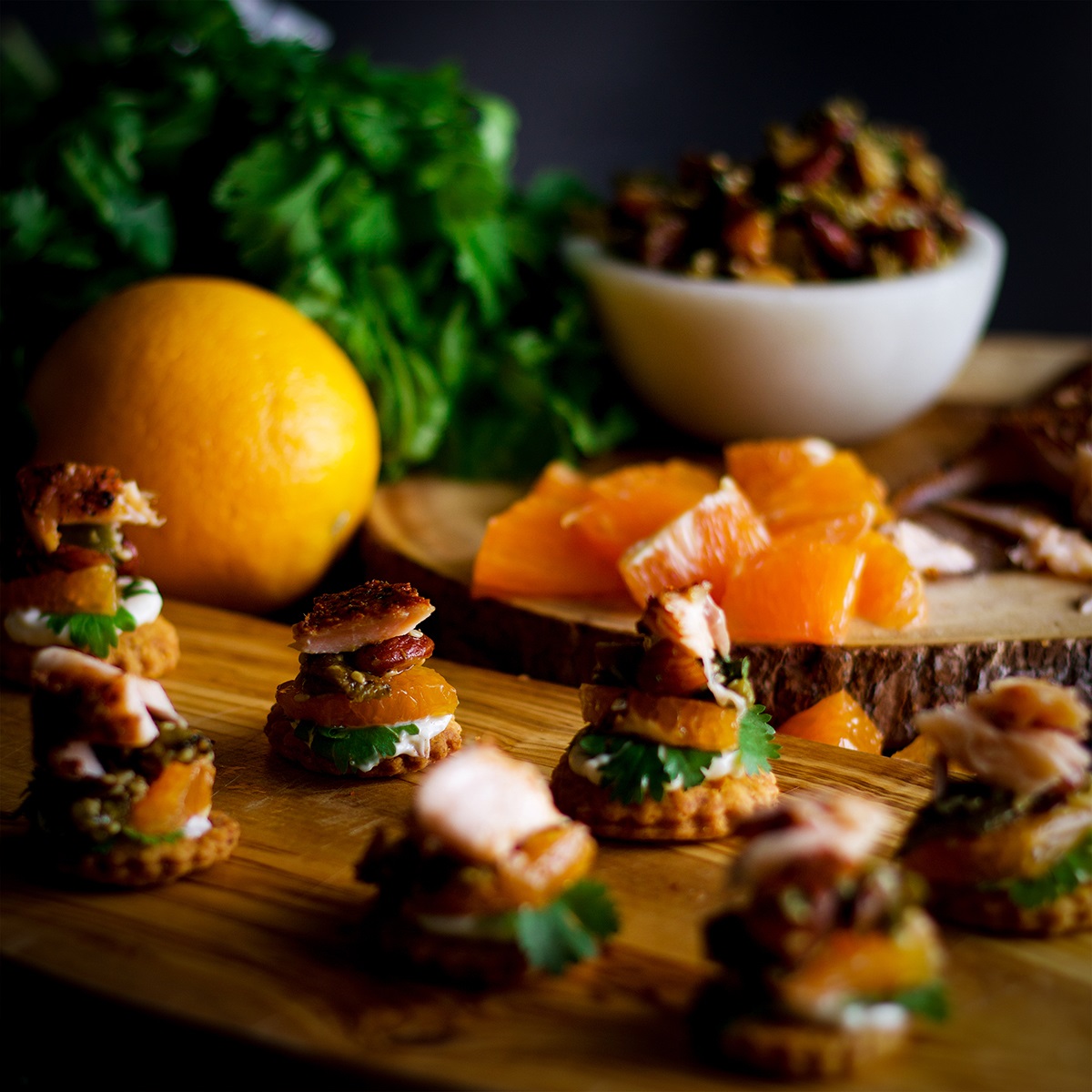 Lachs Häppchen mit Zitrusfrüchten und Mandeln