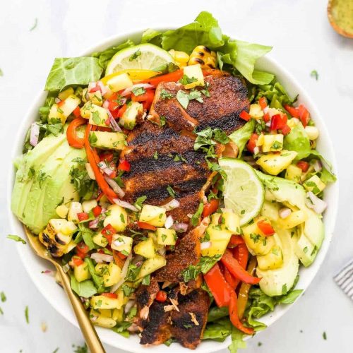 Salat mit Avocado und Gegrilltem Lachs - Einfach und Gesund