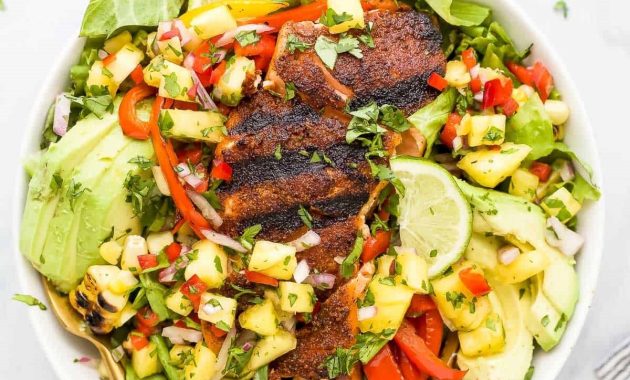 Salat mit Avocado und Gegrilltem Lachs - Einfach und Gesund