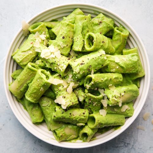 Nudeln mit Brokkoli-Pesto - Einfach und in 15 Minuten fertig