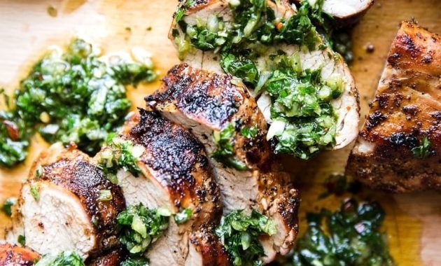 Gegrillte Schweinelende mit Chimichurri