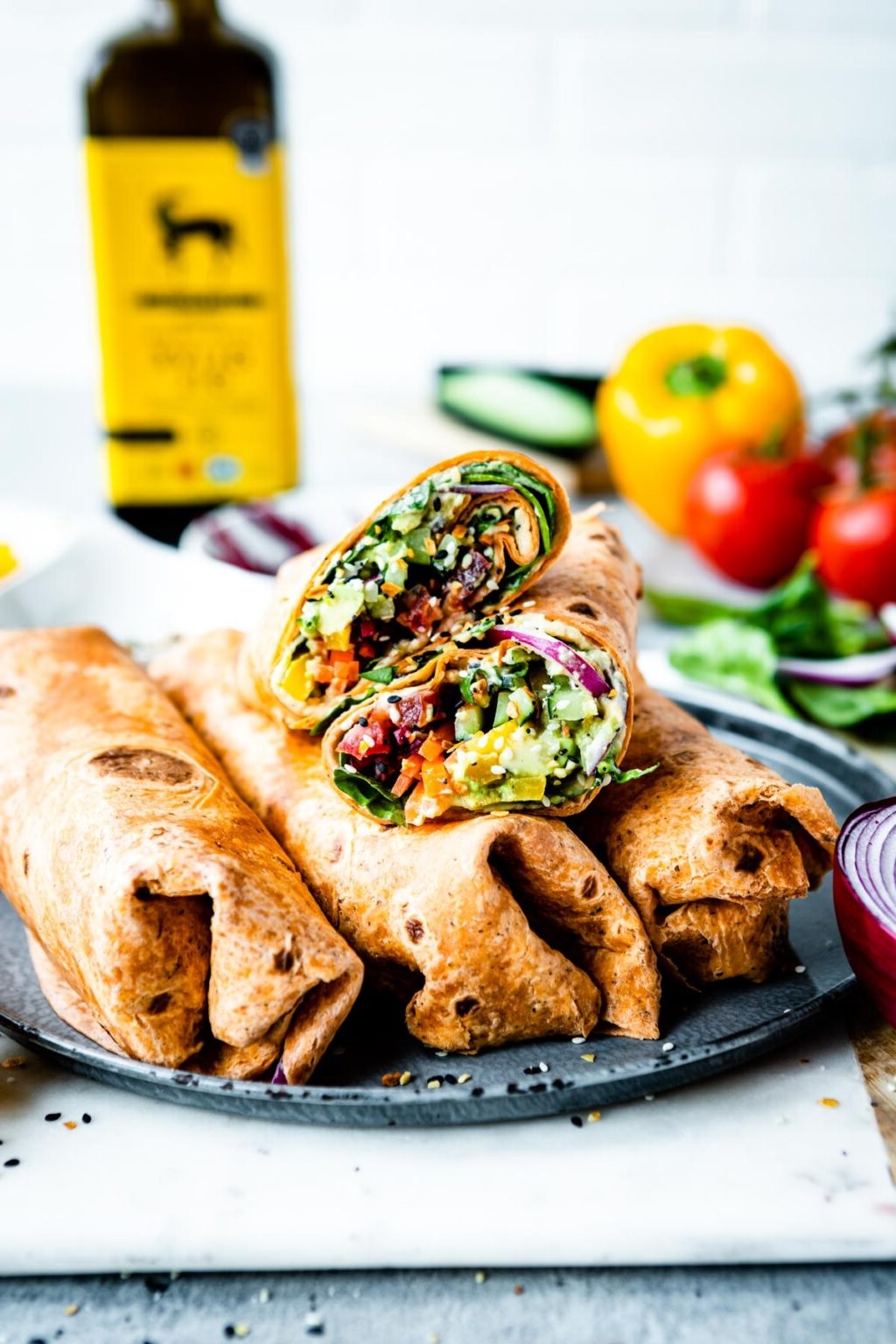 Gemüse-Wrap mit Hummus