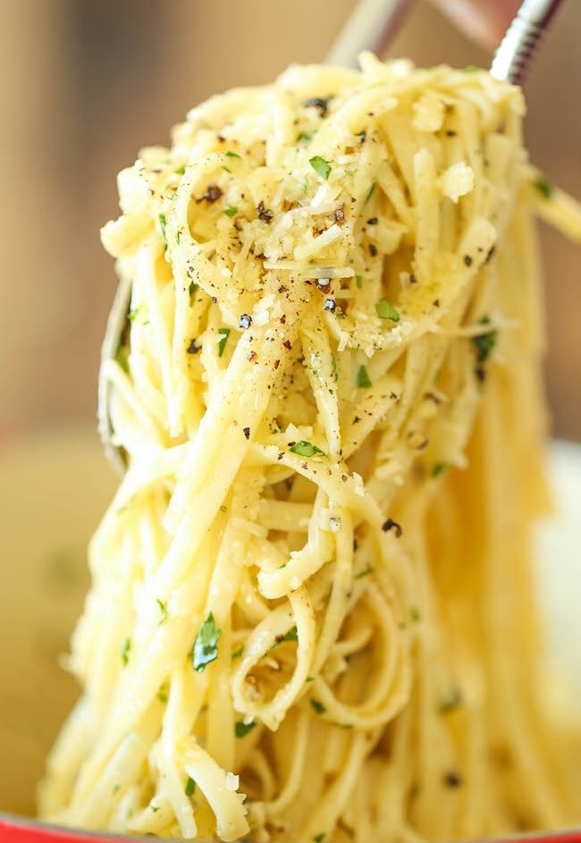 Spaghetti mit Parmesan und Knoblauch