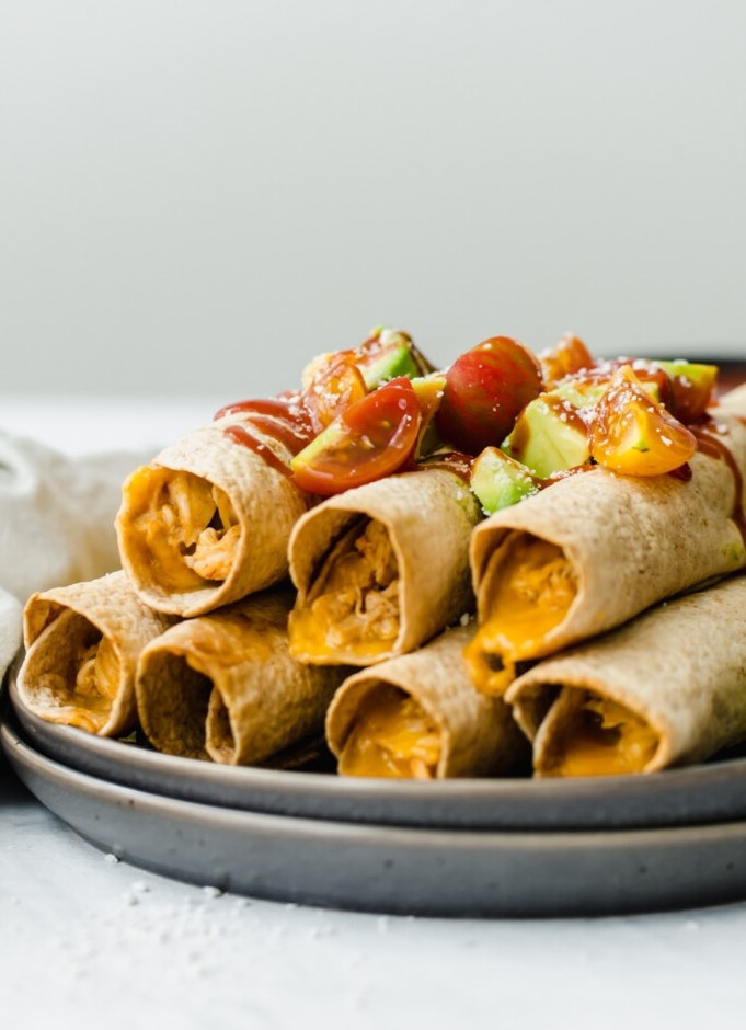 Taquitos mit Hähnchen und Käse im Slow Cooker