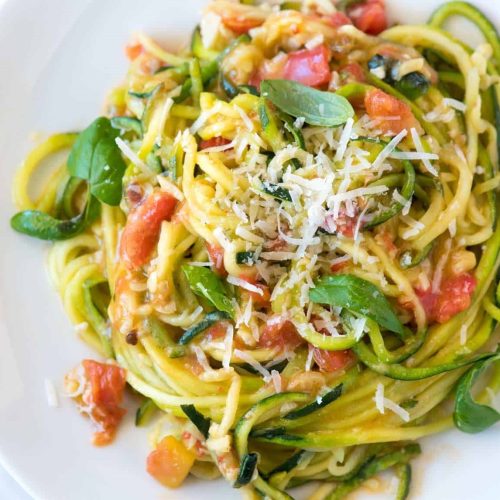 Knoblauch-Parmesan-Zucchini-Nudeln Pasta