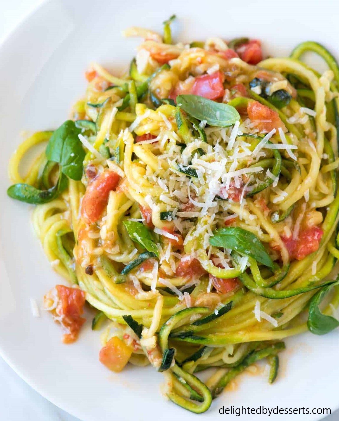 Knoblauch-Parmesan-Zucchini-Nudeln Pasta