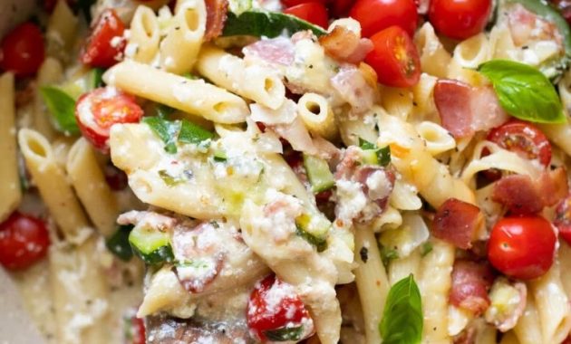 Zucchini-Ricotta-Pasta mit Speck