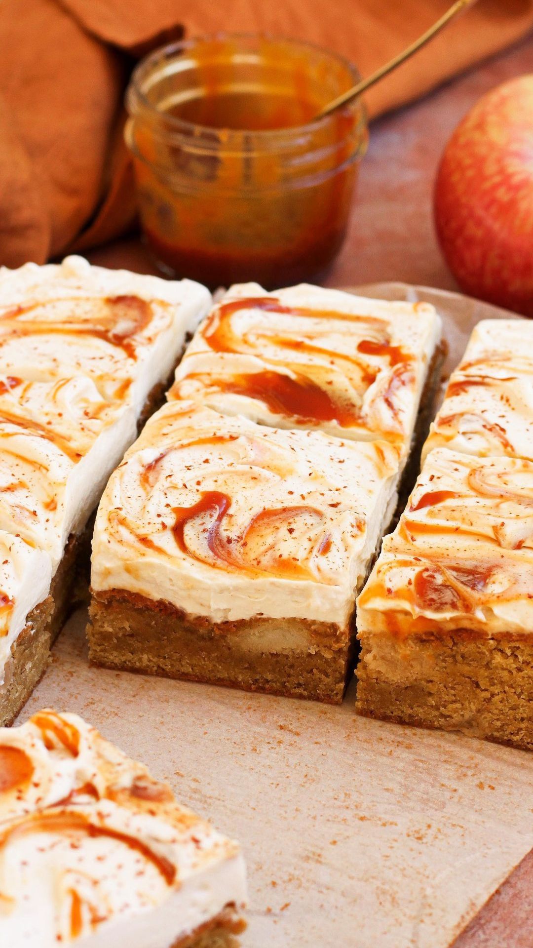 Frosted Caramel Apple Blondies Einfache Rezepte