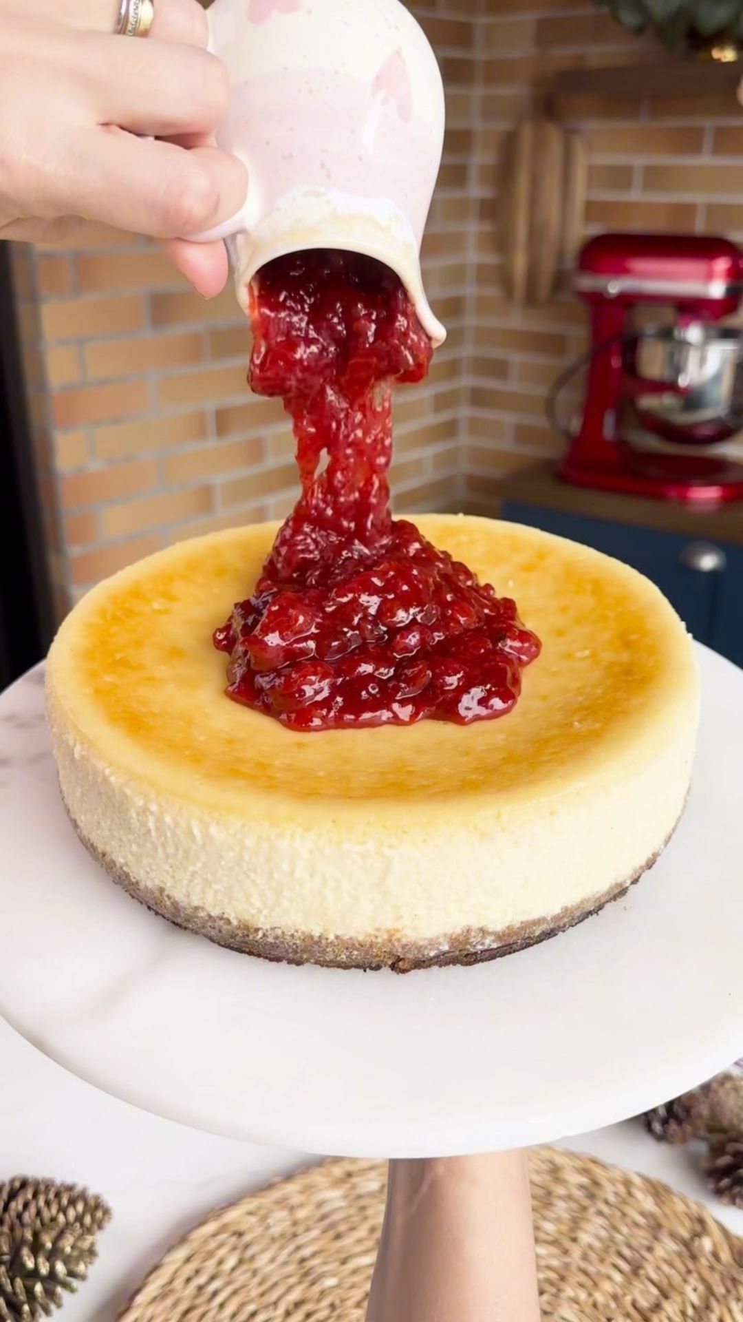 Cheesecake with Mixberry Sauce Einfache Rezepte