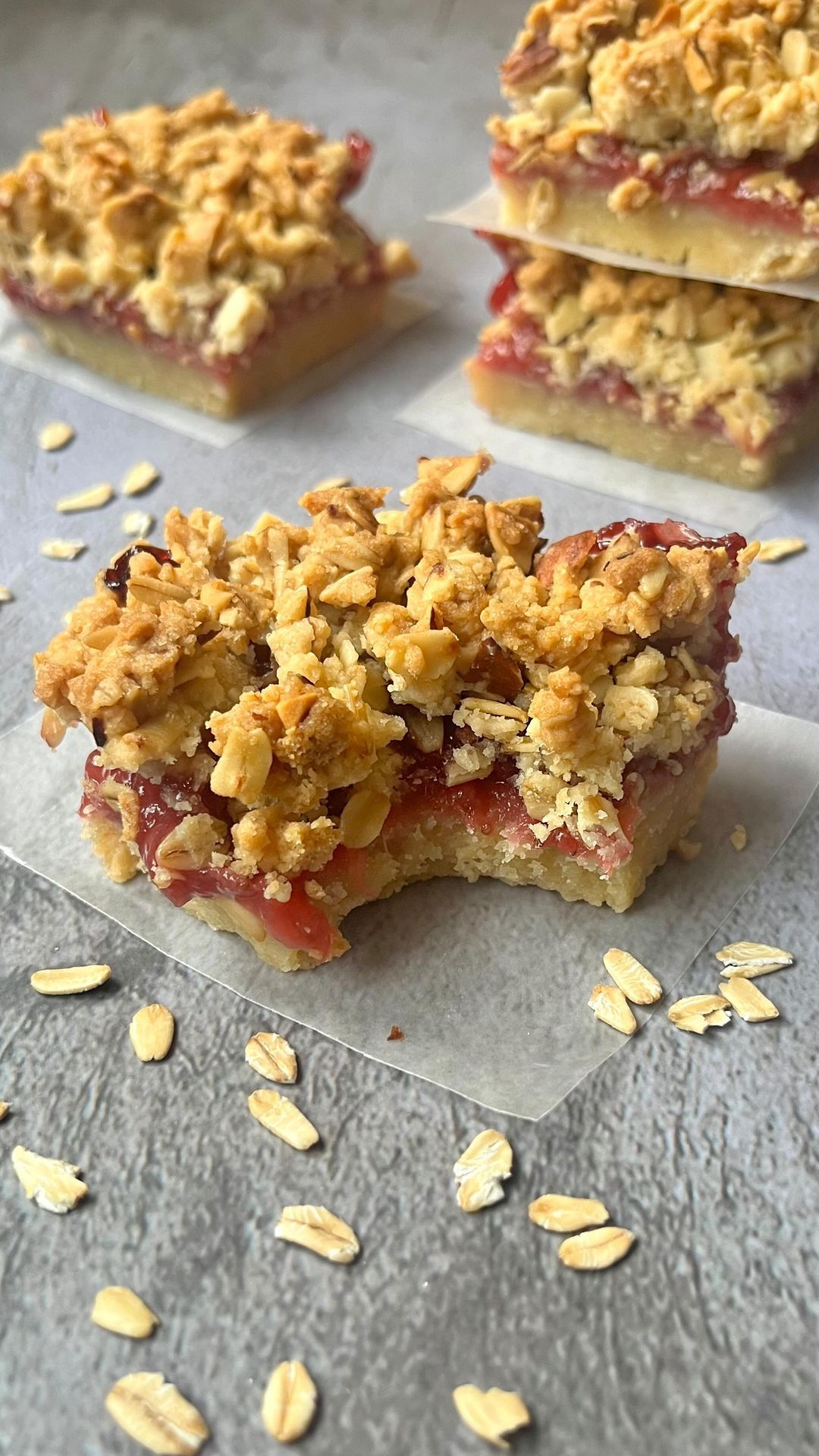 Strawberry Crisp Bars - Einfache Rezepte